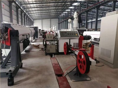 钢丝网骨架管下线 邓权塑业向智能制造工厂迈进