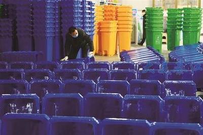 綦江大小企业全面复产复工 车间“点火”工厂“冒烟”塑业迎新机